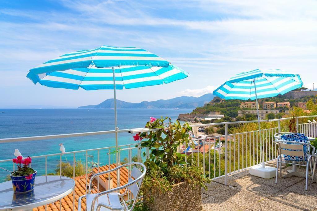 פורטופראיו Appartamenti La Terrazza Sulle Ghiaie - Goelba מראה חיצוני תמונה