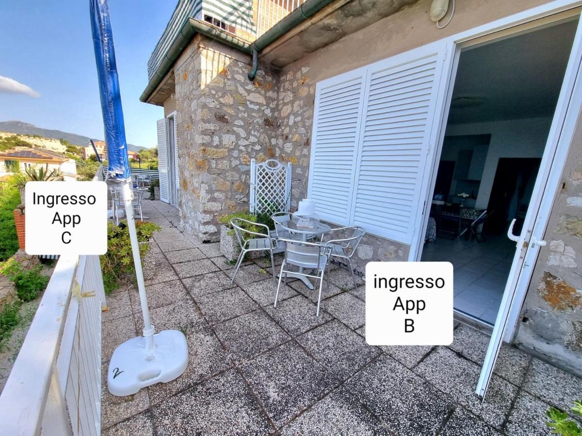פורטופראיו Appartamenti La Terrazza Sulle Ghiaie - Goelba מראה חיצוני תמונה