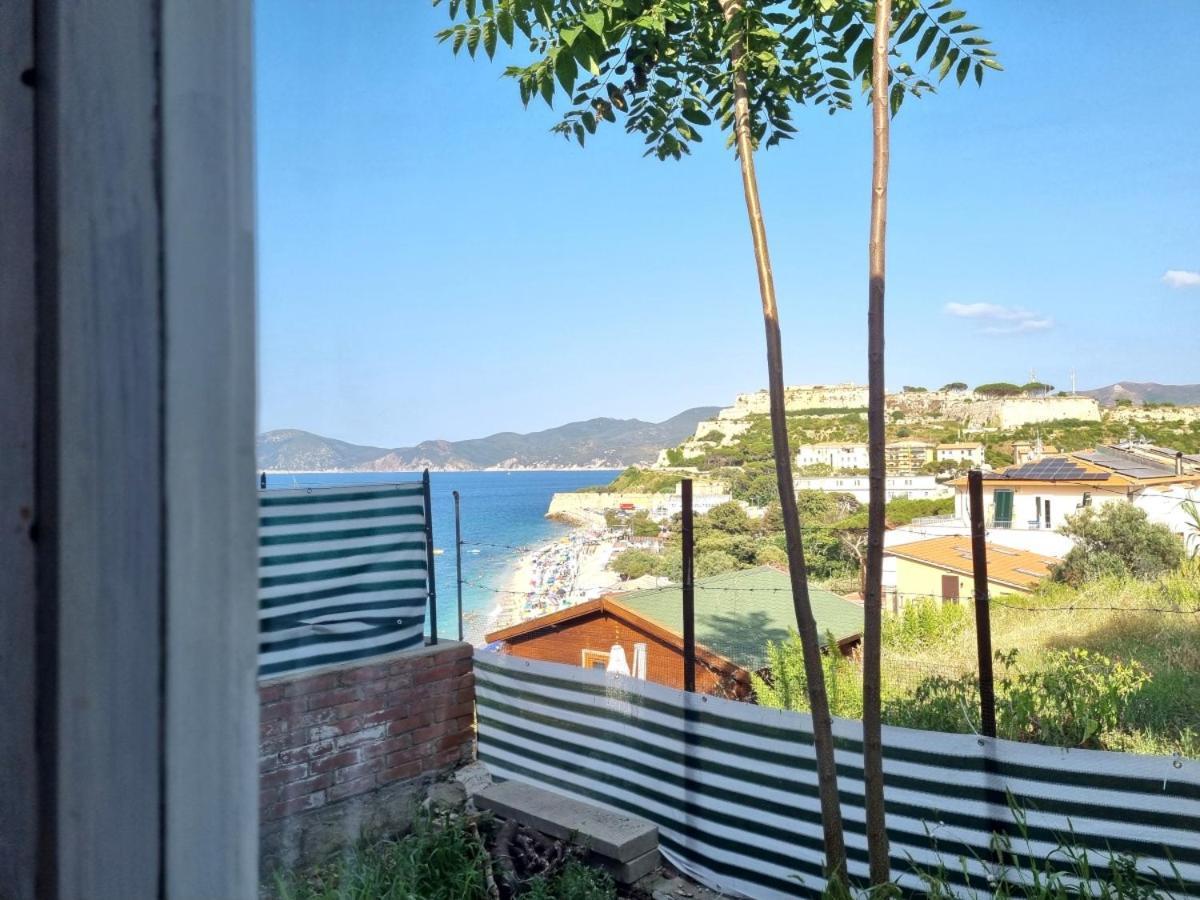 פורטופראיו Appartamenti La Terrazza Sulle Ghiaie - Goelba מראה חיצוני תמונה